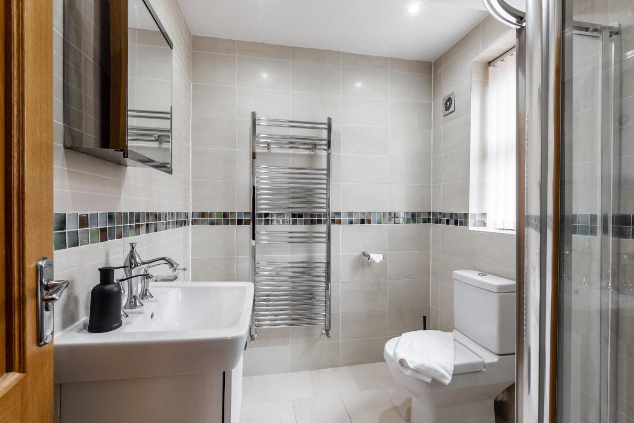 Albert - 5 Bedrooms Sleeps 11 Parking Wi-Fi Contractors Preston  Exterior photo